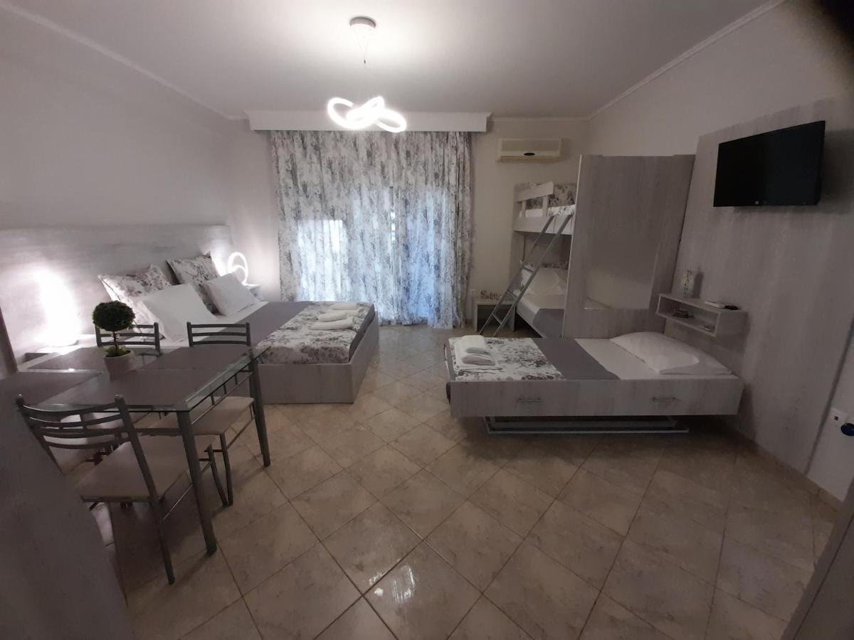 Studio Garden Apartment Nea Kallikrateia Bagian luar foto