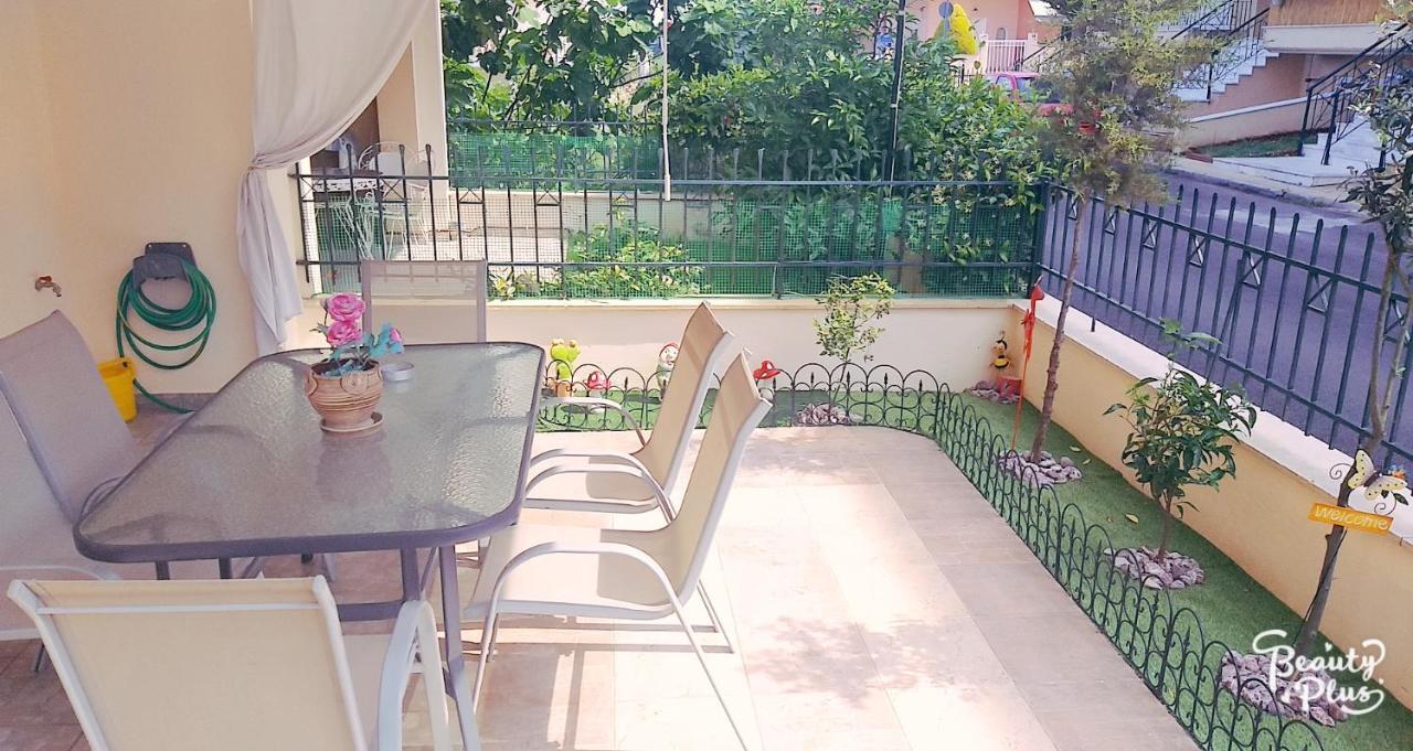 Studio Garden Apartment Nea Kallikrateia Bagian luar foto